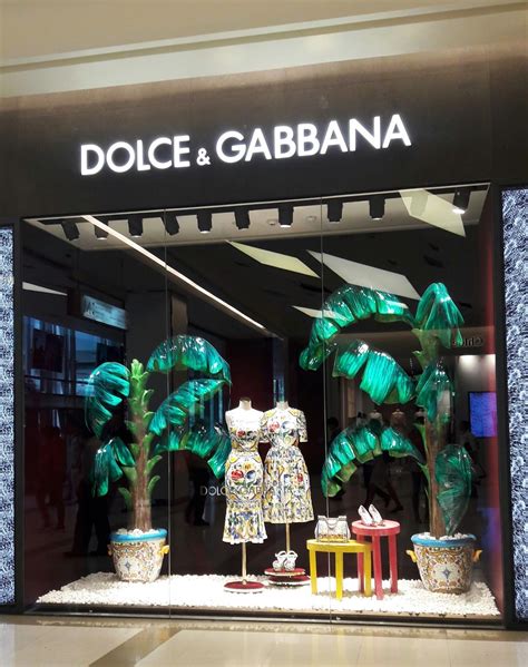 dolce gabbana window display